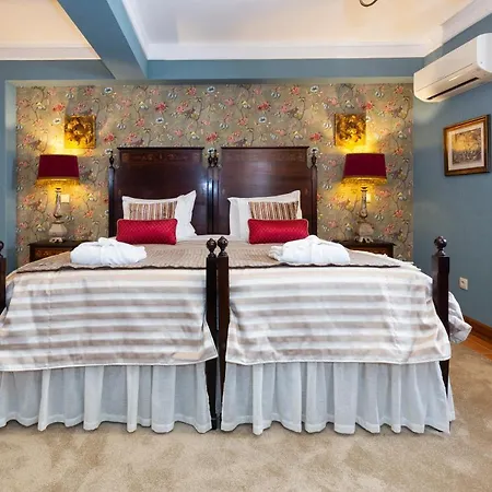 Guest house Charming Antas House 2*